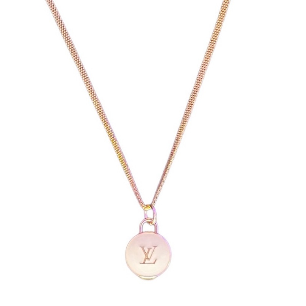 Vuitton white charm circle necklace